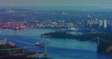 Şehir manzarası üzerinde veri işleme animasyonu. küresel iş, finans ve dijital arayüz kavramı dijital olarak oluşturulmuş video.