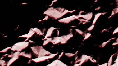 Hareket eden ve değişen mor dokunun animasyonu ve siyah arkaplanda kopyalama alanı. Doku, renk ve hareket konsepti dijital olarak oluşturulmuş video.
