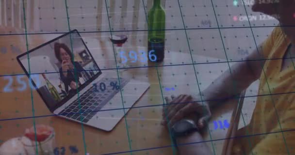 Animatie Van Verwerking Van Financiële Gegevens Diverse Mensen Laptop Videogesprek — Stockvideo
