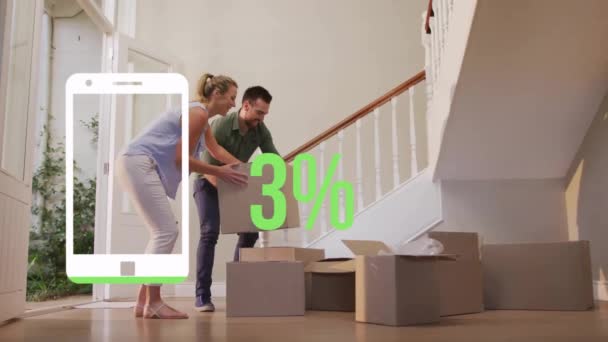 緑のスマートフォンのアニメーションと 新しい家に移動する箱を持つ白人カップルよりもパーセント プロパティ オーナーシップ データ処理コンセプトデジタル生成ビデオ — ストック動画