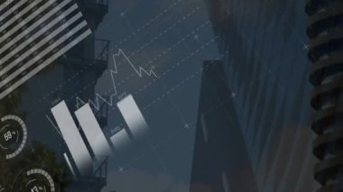 Şehirdeki finansal veri işleme animasyonu. Küresel iş, finans, bağlantılar, hesaplama ve veri işleme kavramı dijital olarak oluşturulmuş video.