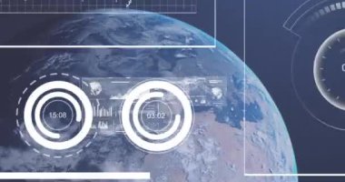 Ekran ve dünya üzerinde veri işleme animasyonu. Küresel iş, bağlantılar, hesaplama ve veri işleme kavramı dijital olarak oluşturulmuş video.