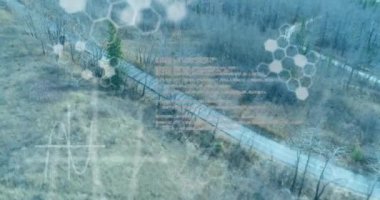 Beyaz kadın bisiklete binerken kimyasal modellerin ve veri işlemenin animasyonu. Kimya, bilim, bilgisayar, teknoloji ve veri işleme kavramı dijital olarak oluşturulmuş video.