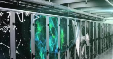 Bilgisayar sunucuları üzerinden tarama ve veri işleme animasyonları. Bilgisayar, teknoloji, iletişim ve veri işleme kavramı dijital olarak oluşturuldu.