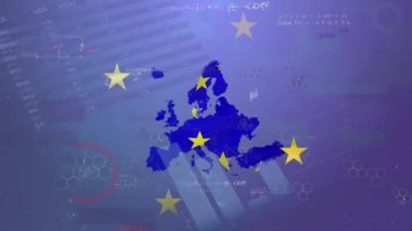 eu bayrağı üzerinde dönen yıldızların animasyonu ve istatistiksel veri işlemeye karşı harita. Avrupa Birliği ve İş Konsepti