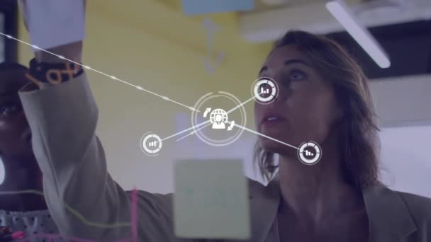 Animation Von Netzwerk Verbindungen Über Verschiedene Kollegen Brainstorming Büro Globales — Stockvideo