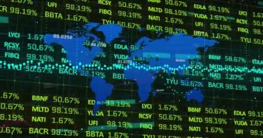 Dünya haritası üzerinde veri işleme animasyonu. Küresel eğitim, işletme, bağlantılar, hesaplama ve veri işleme kavramı dijital olarak oluşturulmuş video.