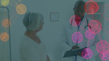 Çeşitli erkek doktor ve kadın hastaların ikonlarıyla bağlantı ağının animasyonu. Dijital olarak oluşturulmuş küresel bağlantılar, tıp, sağlık ve dijital arayüz kavramı.