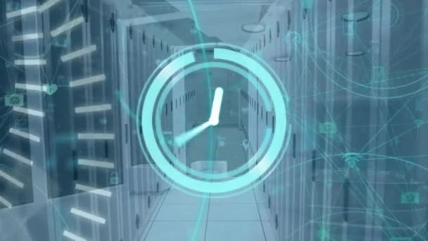 Animatie Van Bewegende Klok Netwerk Van Verbindingen Serverruimte Mondiale Technologie — Stockvideo