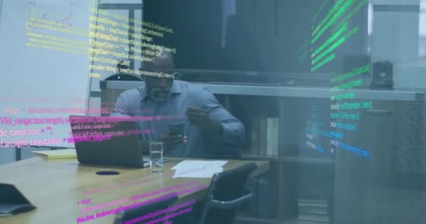 Animação Processamento Dados Sobre Empresário Afro Americano Usando Laptop Conceito — Vídeo de Stock