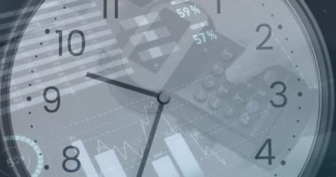 Ödeme terminali üzerinde saat ile diyagramlar ve veri işleme animasyonları. Küresel iş, zaman ve dijital arayüz kavramı, dijital olarak oluşturulmuş video.