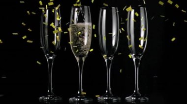 Şampanya bardaklarının üzerine düşen konfeti animasyonu. Yeni yıl, yeni yıl partisi, şenlik, kutlama ve geleneksel konsept dijital olarak oluşturulmuş video.