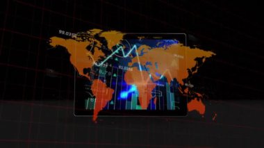 Tablet üzerinde dünya haritası animasyonu ve siyah arkaplanda finansal veri işlemesi. Dijital olarak oluşturulan küresel finansman, iş, bilgisayar ve dijital arayüz kavramı.