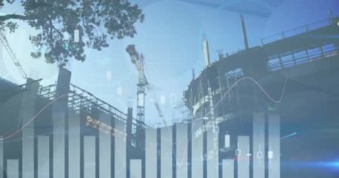 Şehir manzarası üzerinde finansal veri işleme animasyonu. Küresel finans, iş, bağlantılar, hesaplama ve veri işleme kavramı dijital olarak oluşturulmuş video.