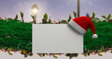 Fotokopi alanı ve Noel Baba şapkası olan beyaz karların üzerine düşüşünün animasyonu. Noel, şenlik, kutlama ve gelenek konsepti dijital olarak oluşturuldu.