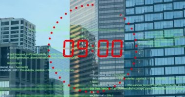 Şehir manzarası üzerinde veri işleme ve geri sayım animasyonları. Küresel iş, zaman ve dijital arayüz kavramı, dijital olarak oluşturulmuş video.
