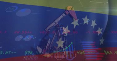Venezuela bayrağı üzerinde finansal veri işleme animasyonu. Küresel finans, iş, bağlantılar, hesaplama ve veri işleme kavramı dijital olarak oluşturulmuş video.
