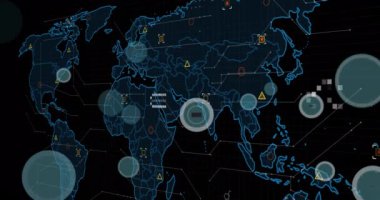 Siyah zemin üzerinde dünya haritası üzerinde 6G ve 5G metin ve veri işleme animasyonu. Küresel teknoloji, bilgisayar ve dijital arayüz kavramı dijital olarak oluşturulmuş video.