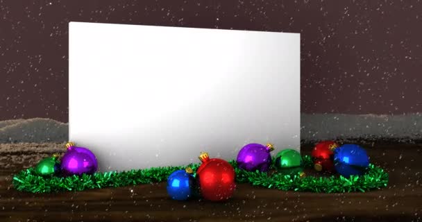 Анімація Снігу Падає Над Білою Листівкою Копіювальним Простором Різдвяними Прикрасами — стокове відео