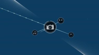 Mavi arkaplan üzerindeki simgelerle bağlantı ağının canlandırılması. Küresel ağlar, iş dünyası, bağlantılar, hesaplama ve veri işleme kavramı dijital olarak oluşturulmuş video.