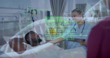 Hastanedeki çift ırklı kadın doktor ve erkek hastaya DNA örneği. Küresel tıp, sağlık, bağlantılar, hesaplama ve veri işleme kavramı dijital olarak oluşturulmuş video.