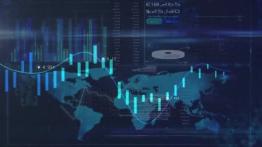 Karanlık arka planda dünya haritasında finansal veri işleme animasyonu. Küresel finans, iş, bağlantılar, hesaplama ve veri işleme kavramı dijital olarak oluşturulmuş video.