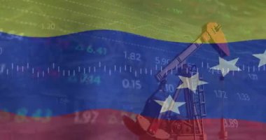 Petrol kulesi ve Venezuela bayrağı üzerinde finansal veri işleme animasyonu. Küresel finans, iş, bağlantılar, hesaplama ve veri işleme kavramı dijital olarak oluşturulmuş video.