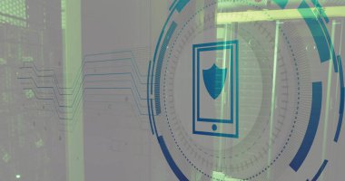 Veri işleme ve sunucu odasında akıllı telefon simgesi resmi. Sosyal medya ve dijital arayüz konsepti dijital olarak oluşturuldu.