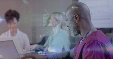 Ofisteki çeşitli doktorların veri işleme görüntüsü. Küresel tıp, işletme, bağlantılar, hesaplama ve veri işleme kavramı dijital olarak oluşturulmuş görüntü.