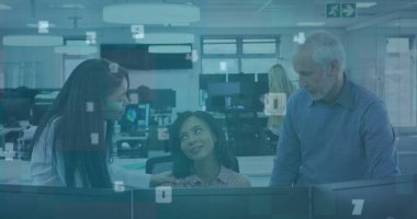 Muhtelif meslekdaşlarla bir ofiste birlikte çalışan rakamların görüntüsü. Dijital arayüz ve küresel iş, dijital olarak oluşturulmuş görüntü