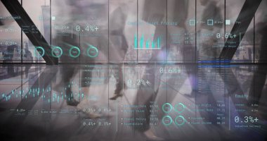 Ofisteki insanlar üzerinde finansal veri işleme resmi. Küresel iş, finans, hesaplama ve veri işleme kavramı dijital olarak oluşturulmuş görüntü.