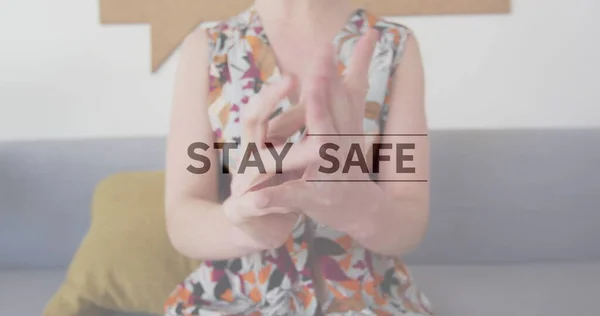 Afbeelding Van Meerdere Woorden Knipperend Met Vrouw Desinfecterende Handen Het — Stockfoto