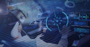 Otomatik sürüş aracını kullanan VR kulaklıklı adamla bağlı simgelerin ve görüntülerin görüntüsü. iletişim teknolojisi dijital arayüz kavramı, dijital olarak oluşturulmuş görüntü.