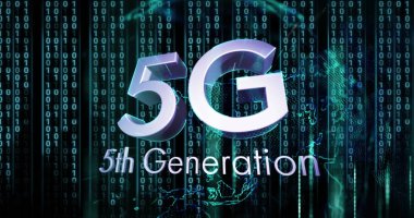 Koyu arkaplan üzerinde 5G nesli metin ve veri işleme resmi. Küresel bağlantılar, veri işleme ve dijital arayüz konsepti dijital olarak oluşturulmuş resim.