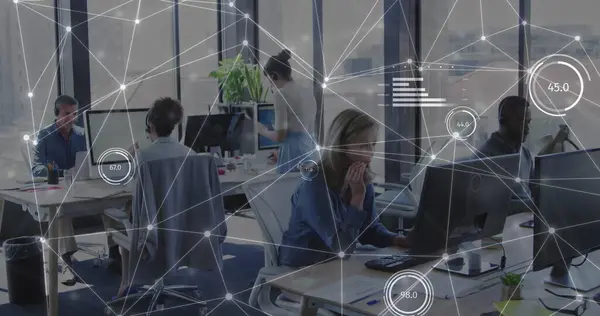 オフィスの多様なビジネスマンに対する接続のネットワークのイメージ グローバルネットワーク ビジネス コンピューティング データ処理コンセプトをデジタルで生成 — ストック写真