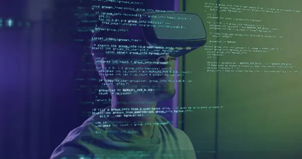 Afbeelding Van Gegevensverwerking Afrikaans Amerikaanse Man Werkt Aan Virtual Reality — Stockfoto