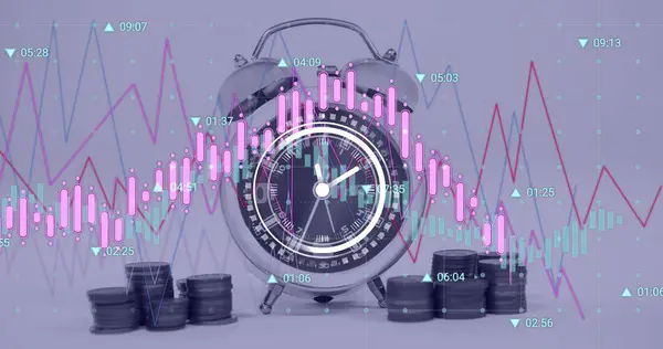 시계와 동전의 스택을 데이터 처리의 이미지 글로벌 비즈니스 컴퓨팅 데이터 — 스톡 사진