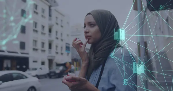 Imagem Uma Rede Ícones Negócios Conectados Mulher Vestindo Hijab Rua — Fotografia de Stock