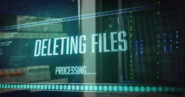Dosyaların silinmesi, sunucu odasının üzerindeki arayüzde metin işlemesi. Ağ, veri, işleme, dijital arayüz ve iletişim, dijital olarak oluşturulmuş video.