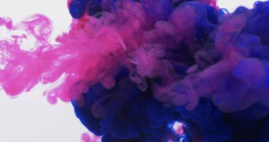 Beyaz zemin üzerinde mor sıvı üzerinde son satış metni resmi. Alışveriş, iletişim ve arkaplan tasarımı konsepti dijital olarak oluşturuldu.