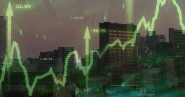 Şehir manzarası üzerinde veri işleme resmi. Küresel iş ve dijital arayüz kavramı 