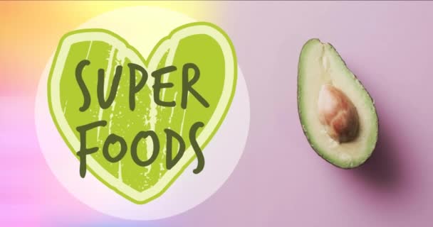 Animation Von Super Food Text Auf Grünem Herz Über Halbierter — Stockvideo