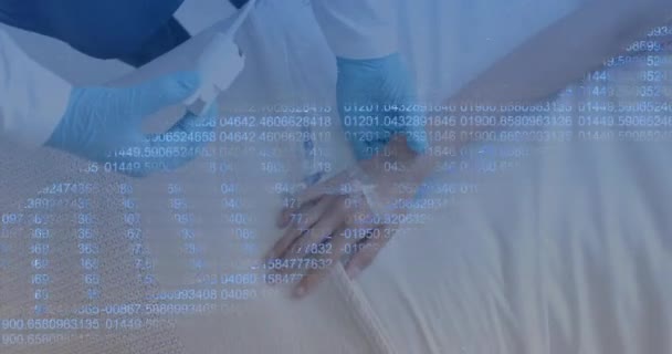 病院で多様な男性医師と患者のDnaストランドのアニメーション グローバル医学 サイエンス データ処理 デジタルインターフェースコンセプトをデジタル生成したビデオ — ストック動画