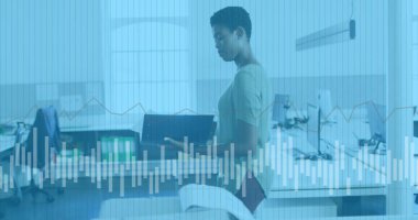 Ofiste çalışan çeşitli iş adamlarının veri işleme görüntüsü. Küresel iş ve dijital arayüz kavramı dijital olarak oluşturulmuş görüntü.