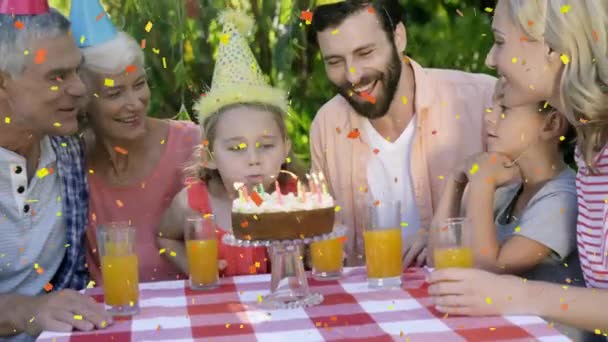 Animáció Konfetti Felett Boldog Kaukázusi Nagyszülők Szülők Gyerekek Ünneplik Születésnapját — Stock videók