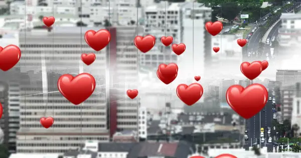 Stadtbild Mit Fliegenden Herzsymbolen Vordergrund — Stockfoto