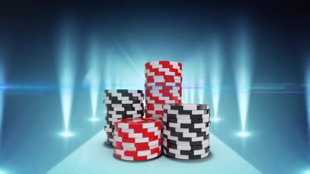 Animace Světelného Paprsku Přes Pokerové Žetony Řady Reflektorů Modrém Pozadí — Stock video