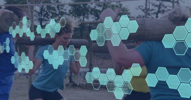 Engel parkurunda tahta çubuklar taşıyan çeşitli kadınların üzerindeki şekiller. Küresel spor, sağlık, fitness ve dijital arayüz kavramı dijital olarak oluşturulmuş görüntü.