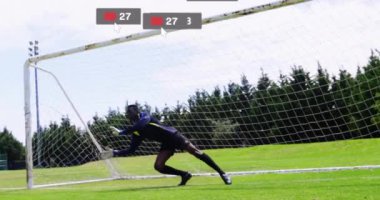 Afrika kökenli Amerikan futbolu kalecisi üzerinde dijital veri işleme animasyonu. 