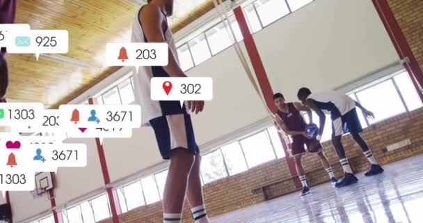 多様なバスケットボール選手を対象としたデジタルデータ処理のアニメーション グローバルスポーツ ソーシャルメディア コネクション コンピューティング データ処理コンセプトデジタル生成ビデオ — ストック動画